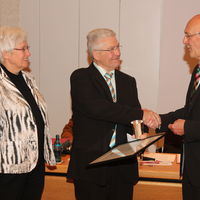 Ehrenbecher f�r Franz-Josef Dr�ge