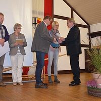 Bild vergr��ern: Siegerehrung 1. Platz Serkenrode (3)