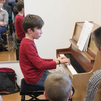 Bild vergr��ern: Lukas Becker (Klavier)