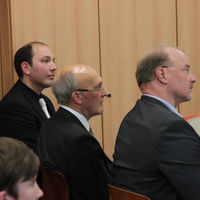 Bild vergr��ern: Martin Theile, B�rgermeister He� und Dietmar Rottmann lauschen den Darbietungen