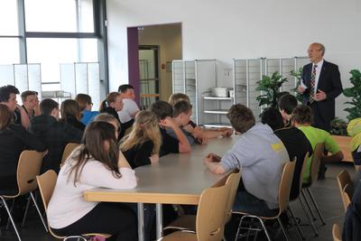 Pizzaessen f�r Buslotsen