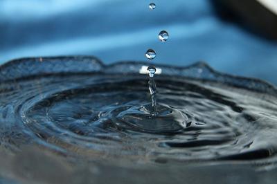 Bild vergr��ern: waterdrop-2906_640
