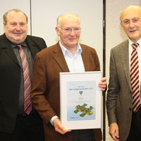 Bild vergr��ern: �ber jeweils 100 Euro und eine Auszeichnung durften sich freuen: Hubert Wicker,