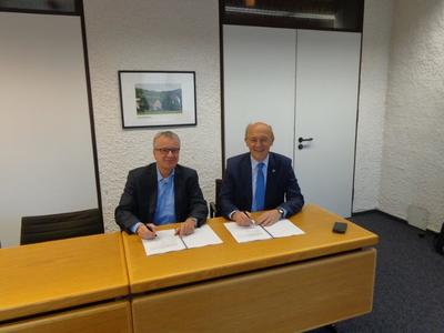 Vertragsunterzeichnung mit der DSK Deutsche Stadt- und Grundst�cksentwicklungsgesellschaft