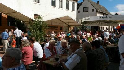 Bild vergr��ern: G�ste beim Blasmusikfest des Mansfelder Landes 