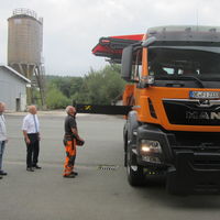 Bild vergr��ern: Neuer LKW f�r Bauhof (2)                 