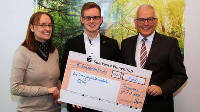 Scheck f�r das Kreisjugendblasorchester Olpe