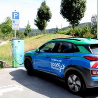 Bild vergr��ern: Er�ffnung E-Lades�ule Lennepark_Juli 2019 (2)