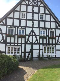 Bild vergr��ern: Beispiel f�r gelungene Denkmalf�rderma�nahme: Hofhaus Bieke Ostentrop