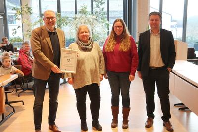 Bild vergr��ern: Anerkennung in H�he von 100,- &euro; 
Kath. Kindergarten St. Josef Heggen
Projekt: Film �ber die umfangreichen Umweltaktivit�ten des Kindergartens