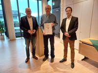 Bild vergr��ern: Preistr�ger Umweltschutzpreis 2024: Christoph Hoberg, Serkenrode (Preis entgegen genommen von Gerhard H�ttemann)