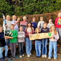 Zwergenwanderweg entsteht als LEADER-Projekt: Klasse 4a des Grundschulverbunds Frettertal zeigt Kreativit�t und Heimatliebe